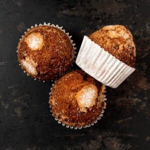 Magdalenas integrales de espelta y miel